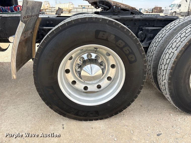 image for item FC2026 2006 Kenworth W900 semi truck