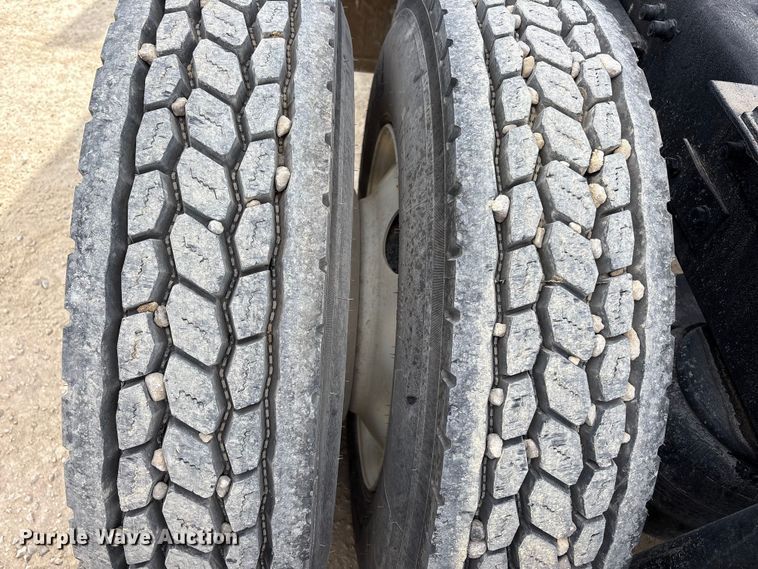 image for item FC2026 2006 Kenworth W900 semi truck