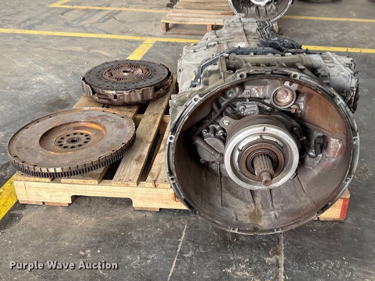 image for item FC2045 Freightliner Cascadia automatic transmission