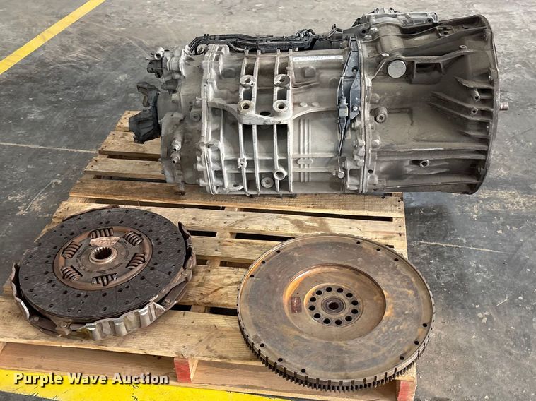 image for item FC2045 Freightliner Cascadia automatic transmission