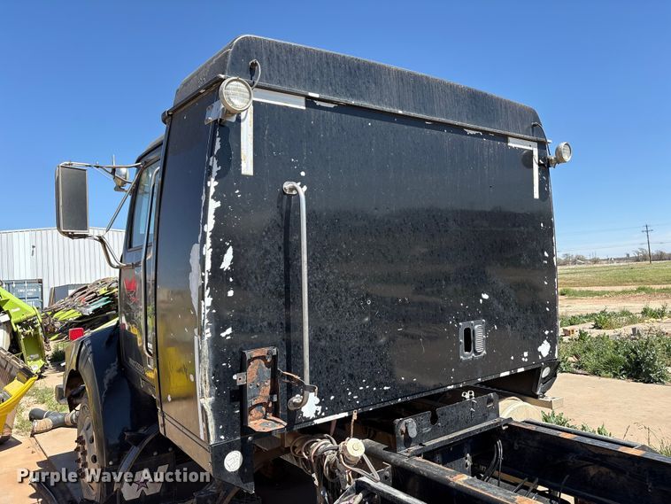 image for item FC2051 2007 Western Star 4900 semi truck