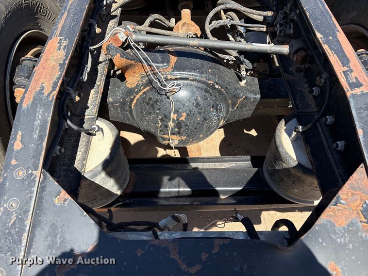 image for item FC2051 2007 Western Star 4900 semi truck