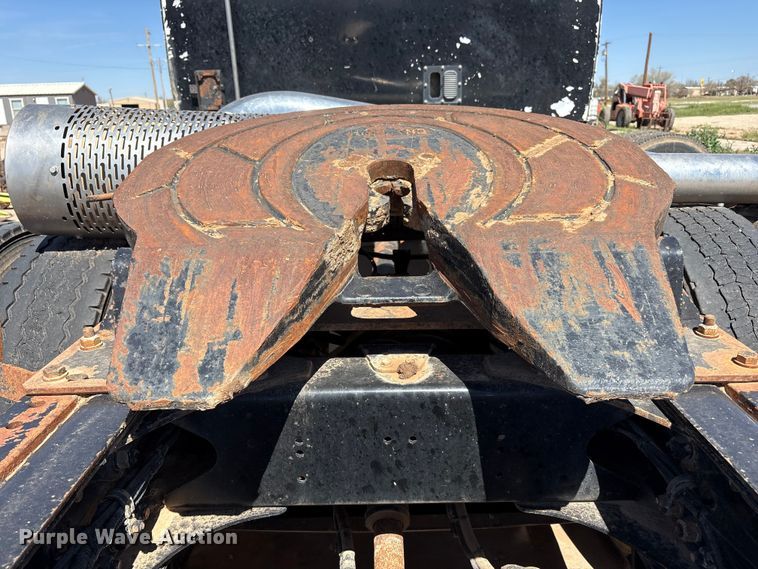 image for item FC2051 2007 Western Star 4900 semi truck