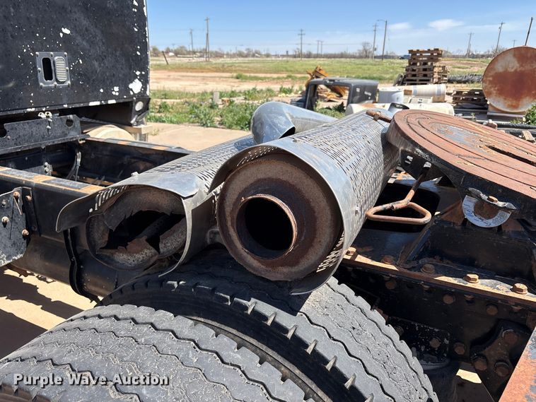 image for item FC2051 2007 Western Star 4900 semi truck