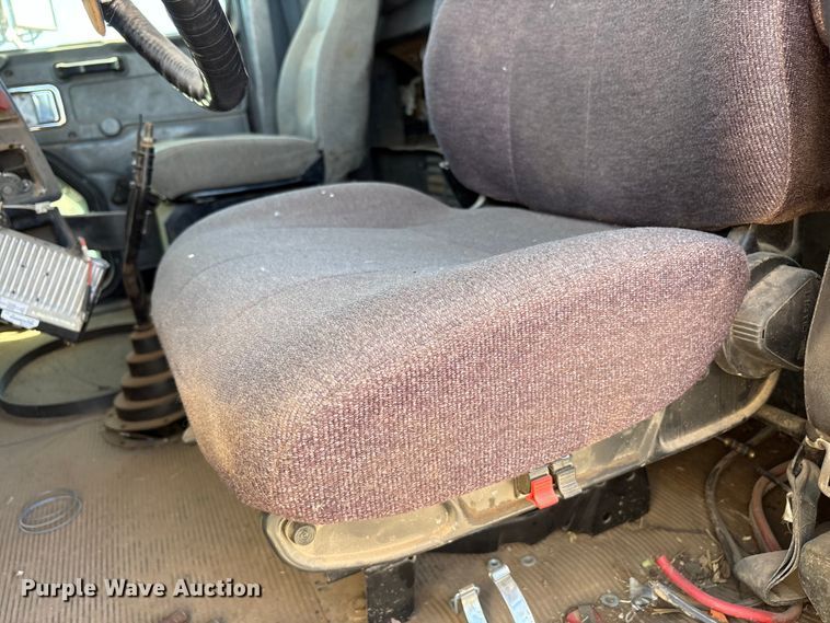 image for item FC2051 2007 Western Star 4900 semi truck