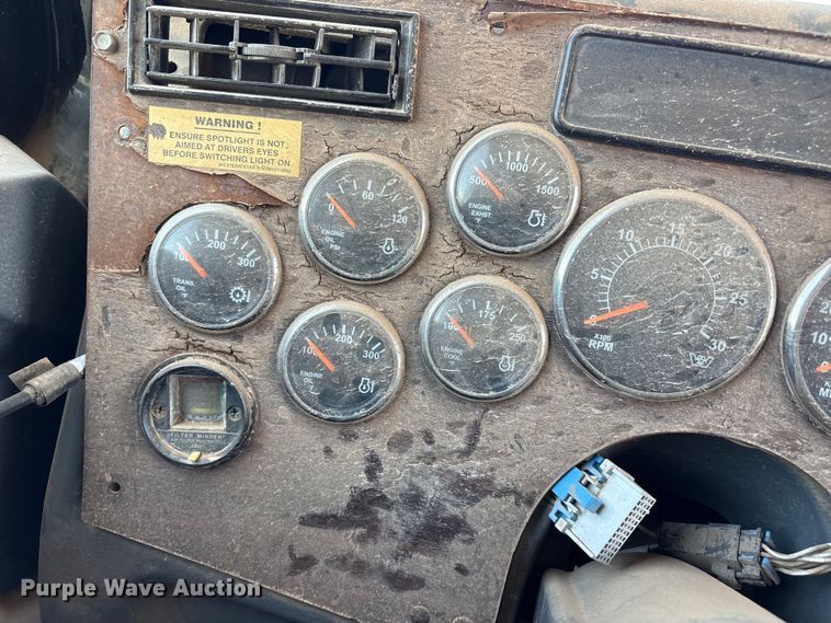 image for item FC2051 2007 Western Star 4900 semi truck