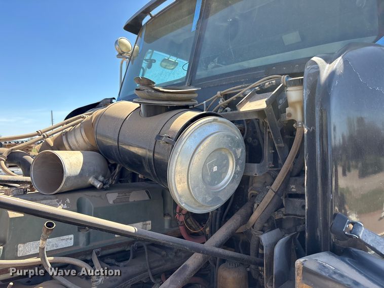 image for item FC2051 2007 Western Star 4900 semi truck