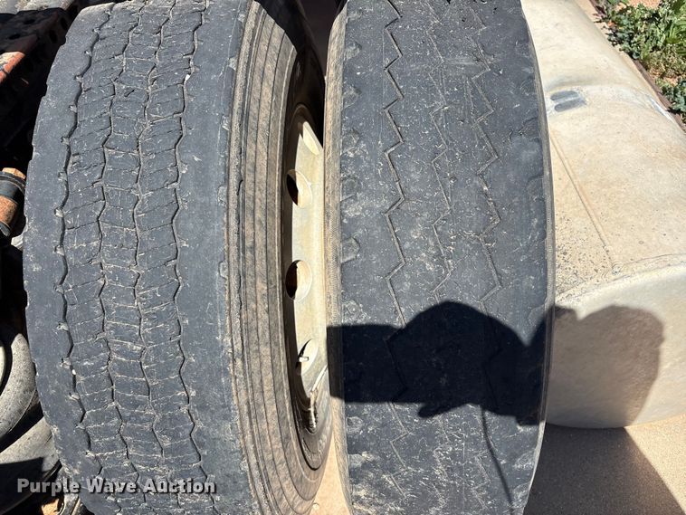image for item FC2051 2007 Western Star 4900 semi truck