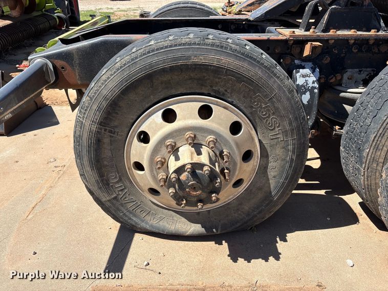 image for item FC2051 2007 Western Star 4900 semi truck