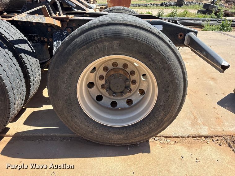 image for item FC2051 2007 Western Star 4900 semi truck