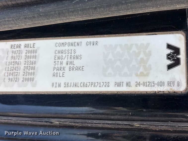 image for item FC2051 2007 Western Star 4900 semi truck