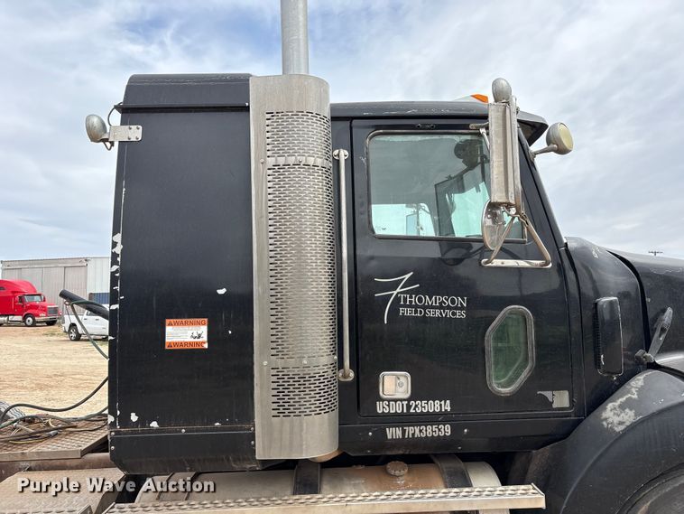 image for item FC2069 2007 Western Star 4900 semi truck