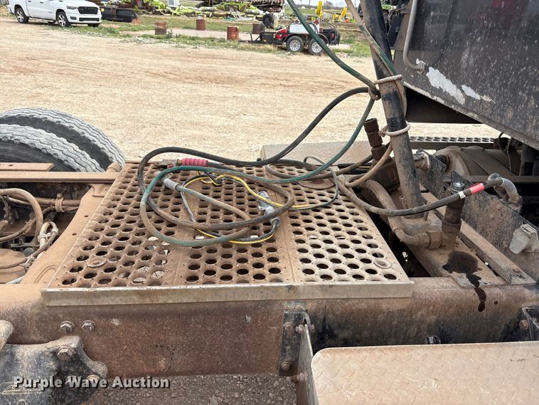 image for item FC2069 2007 Western Star 4900 semi truck