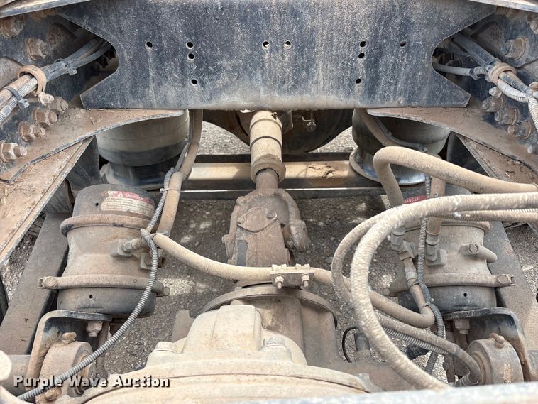 image for item FC2069 2007 Western Star 4900 semi truck