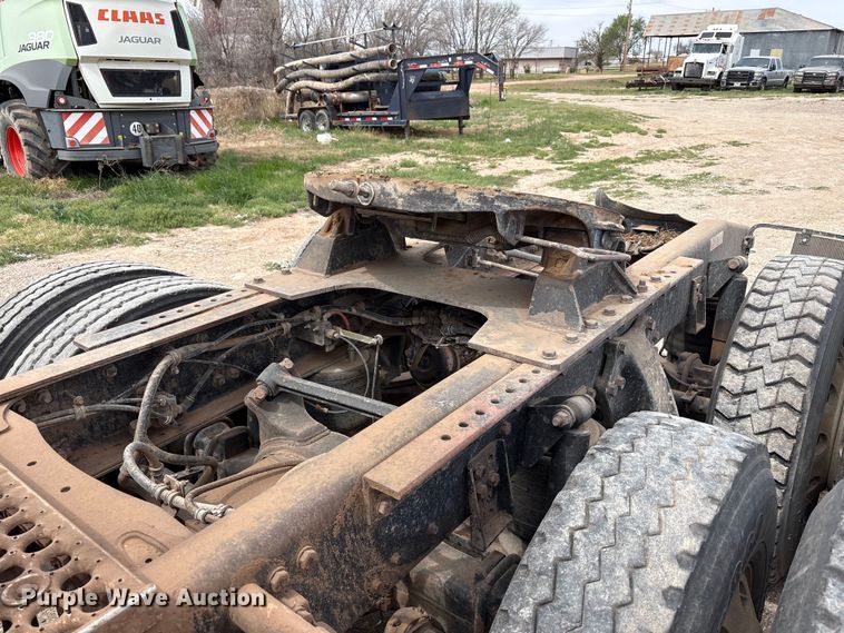 image for item FC2069 2007 Western Star 4900 semi truck