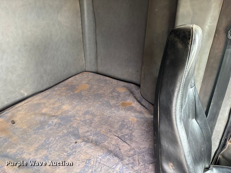 image for item FC2069 2007 Western Star 4900 semi truck