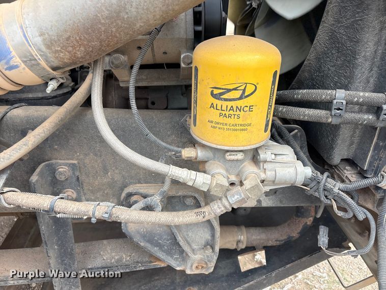 image for item FC2069 2007 Western Star 4900 semi truck