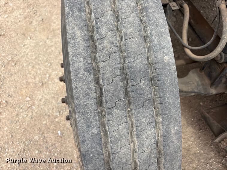 image for item FC2069 2007 Western Star 4900 semi truck