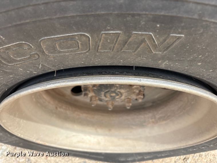 image for item FC2069 2007 Western Star 4900 semi truck