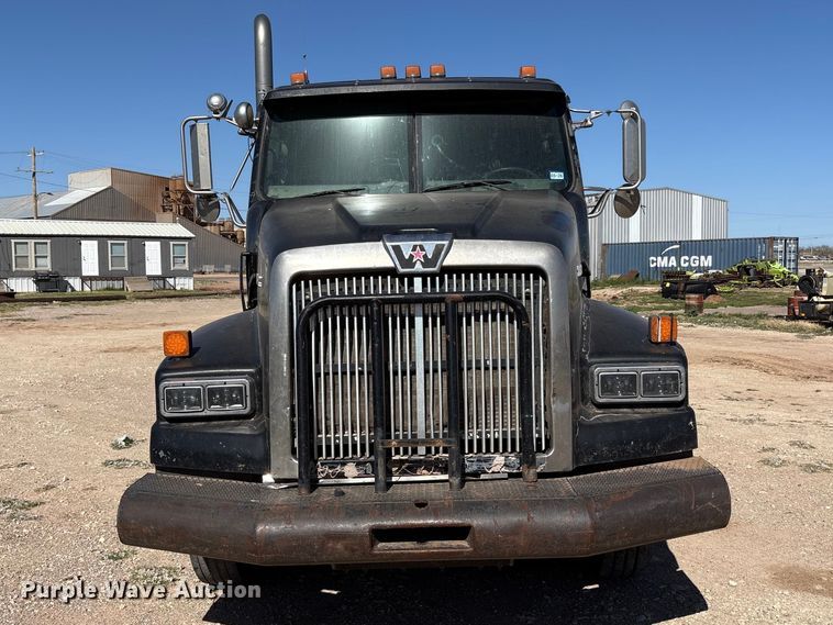 image for item FC2070 2007 Western Star 4900EX semi truck