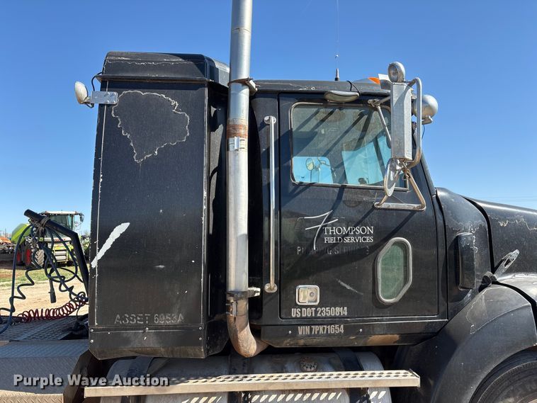 image for item FC2070 2007 Western Star 4900EX semi truck