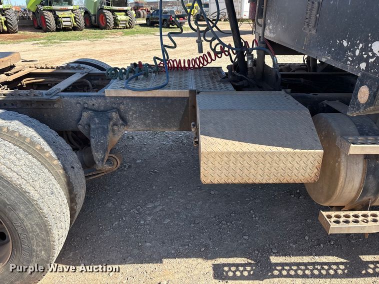 image for item FC2070 2007 Western Star 4900EX semi truck