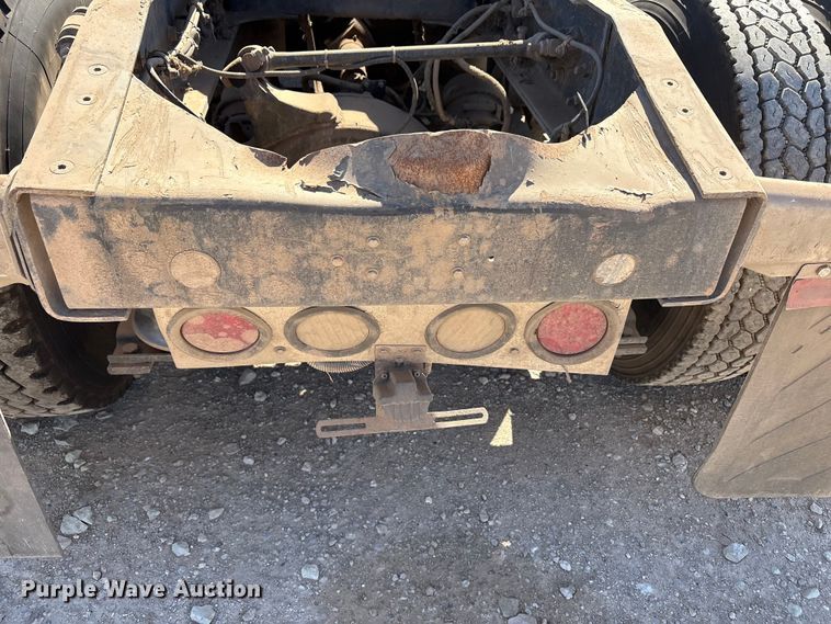 image for item FC2070 2007 Western Star 4900EX semi truck