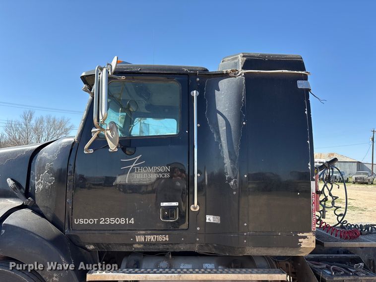 image for item FC2070 2007 Western Star 4900EX semi truck