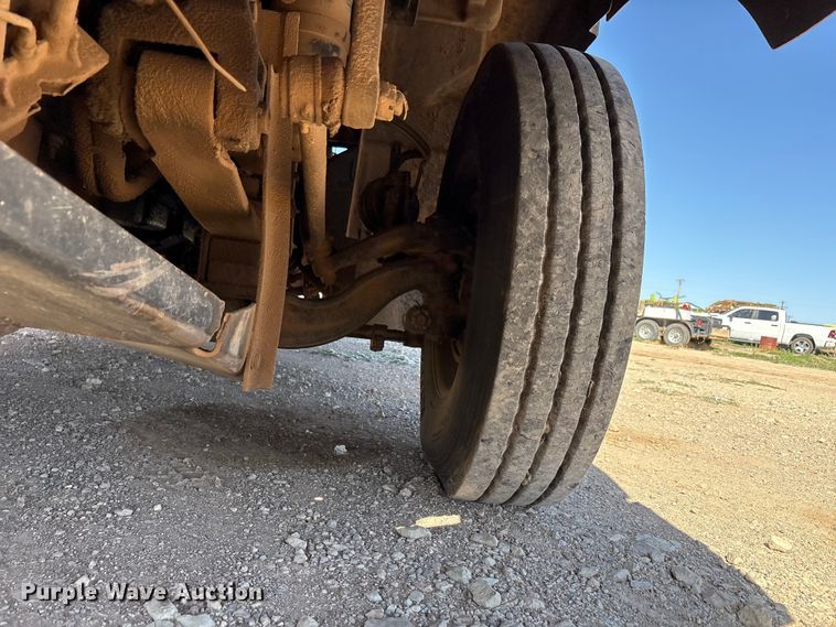 image for item FC2070 2007 Western Star 4900EX semi truck