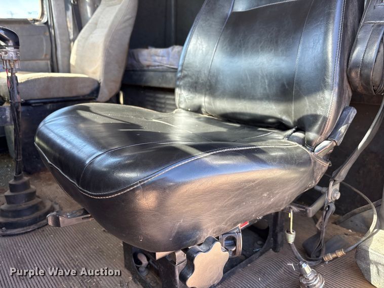 image for item FC2070 2007 Western Star 4900EX semi truck