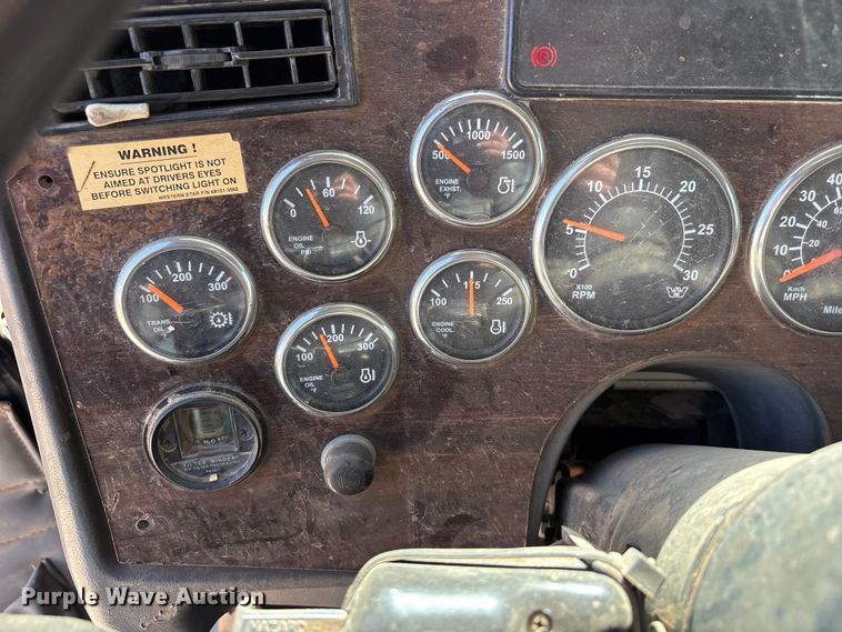 image for item FC2070 2007 Western Star 4900EX semi truck