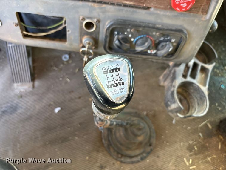 image for item FC2070 2007 Western Star 4900EX semi truck