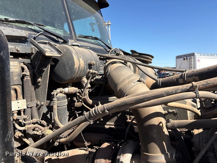 image for item FC2070 2007 Western Star 4900EX semi truck