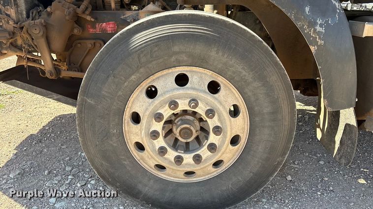 image for item FC2070 2007 Western Star 4900EX semi truck