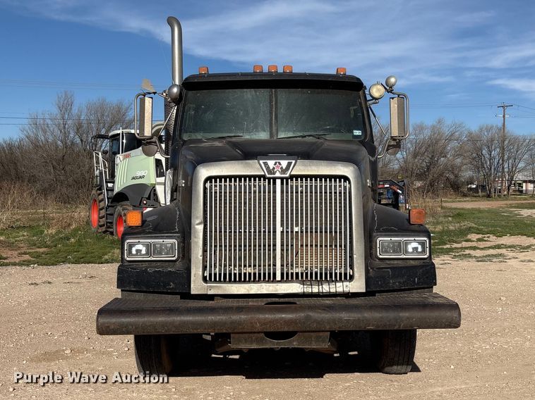 image for item FC2073 2007 Western Star 4900EX semi truck