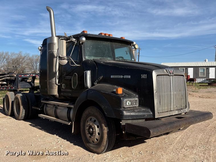 image for item FC2073 2007 Western Star 4900EX semi truck
