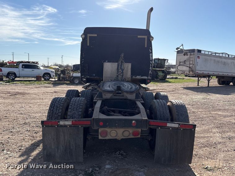 image for item FC2073 2007 Western Star 4900EX semi truck