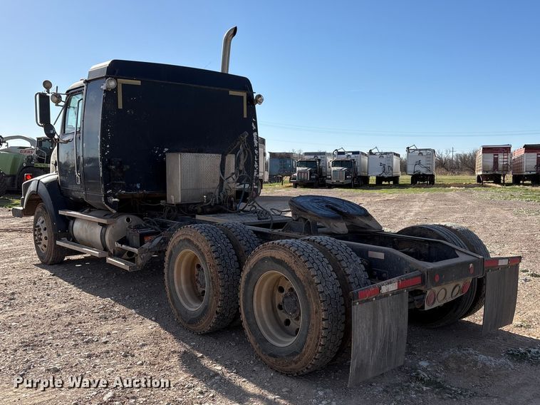 image for item FC2073 2007 Western Star 4900EX semi truck