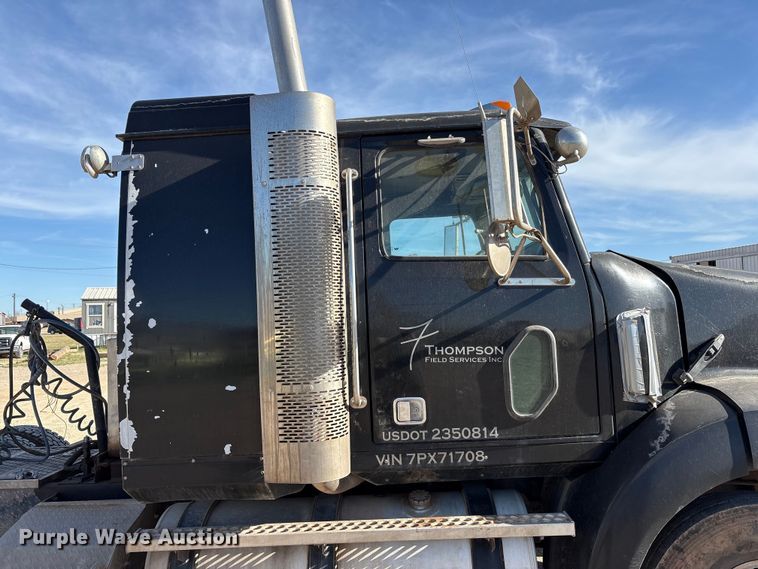 image for item FC2073 2007 Western Star 4900EX semi truck