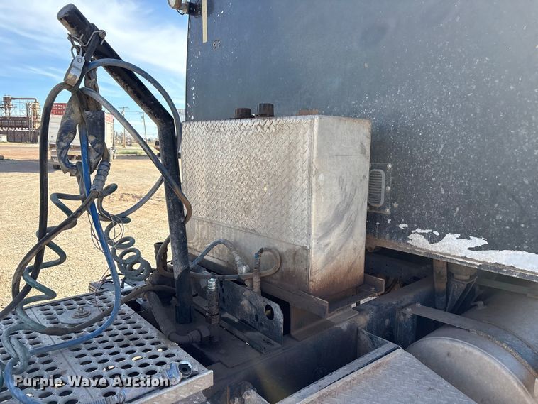image for item FC2073 2007 Western Star 4900EX semi truck