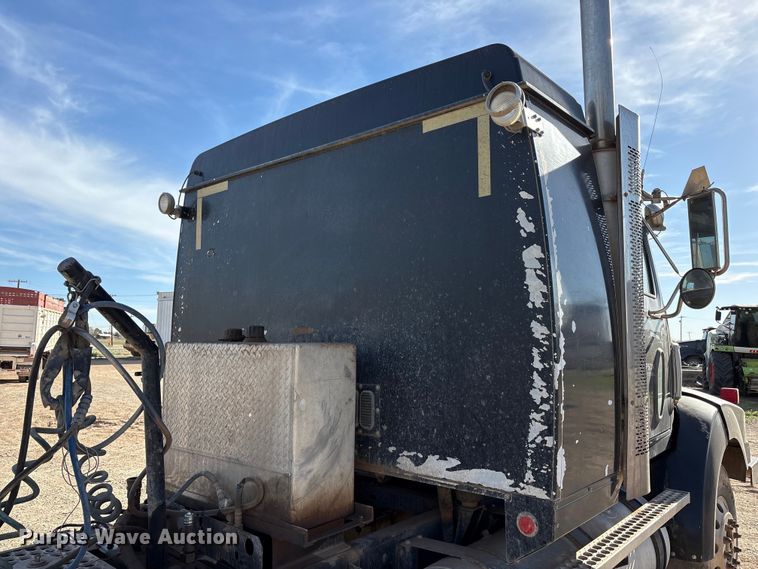 image for item FC2073 2007 Western Star 4900EX semi truck