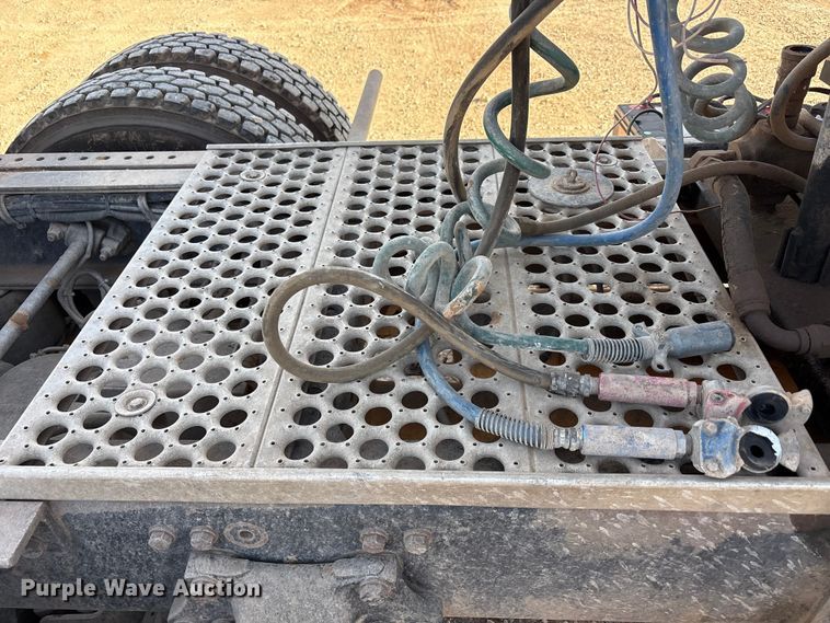 image for item FC2073 2007 Western Star 4900EX semi truck