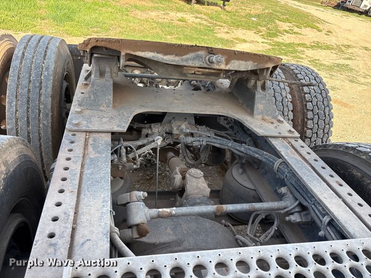 image for item FC2073 2007 Western Star 4900EX semi truck