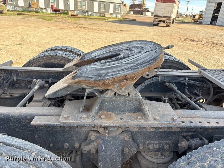 image for item FC2073 2007 Western Star 4900EX semi truck
