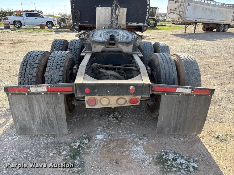 image for item FC2073 2007 Western Star 4900EX semi truck