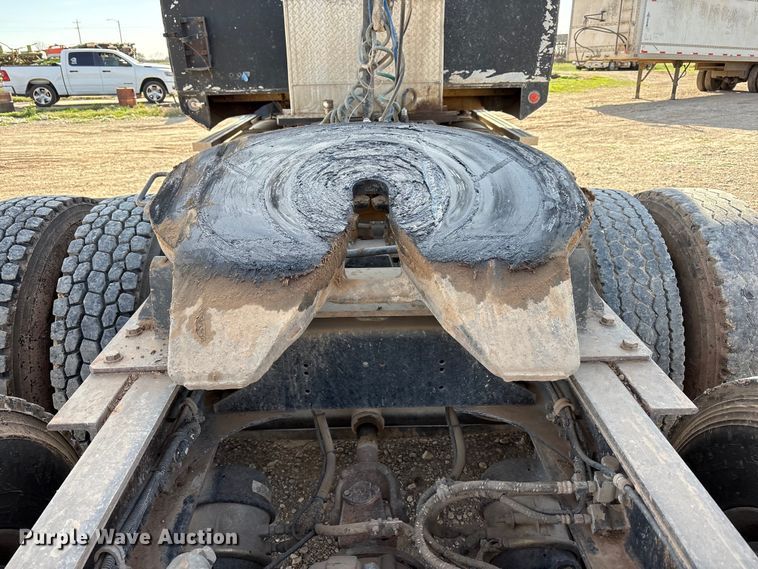image for item FC2073 2007 Western Star 4900EX semi truck