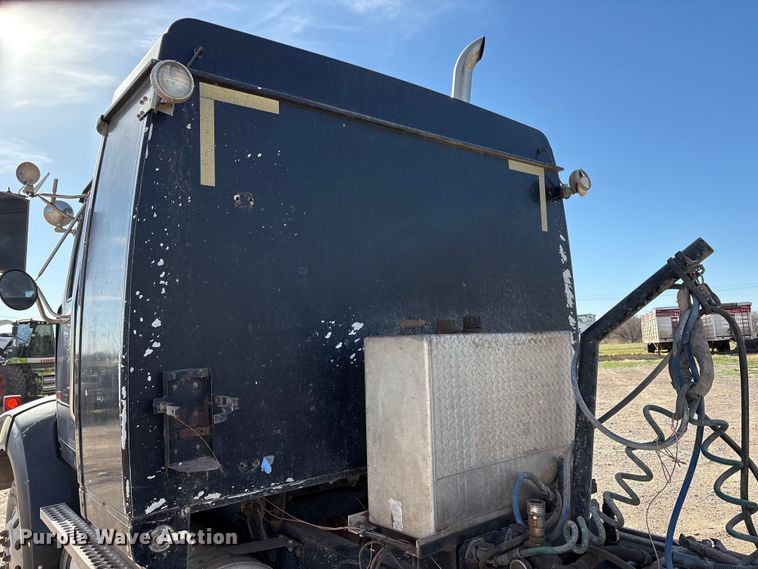 image for item FC2073 2007 Western Star 4900EX semi truck