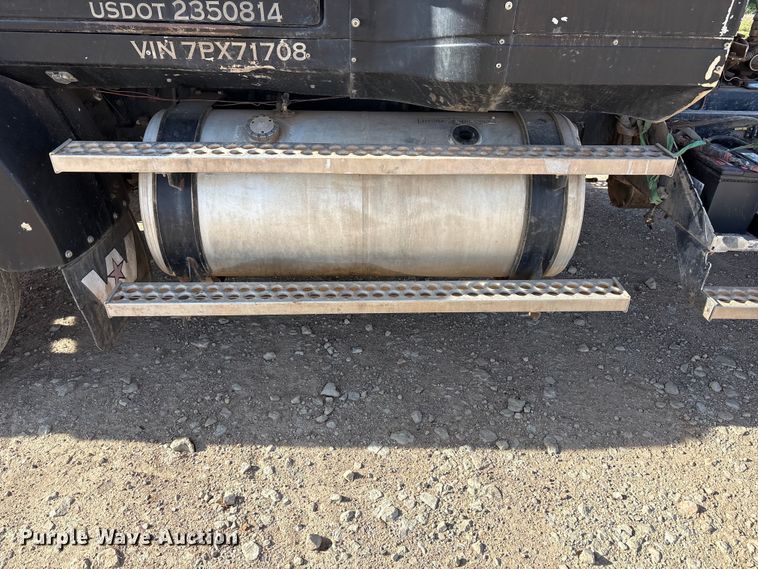 image for item FC2073 2007 Western Star 4900EX semi truck