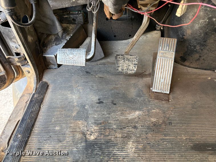 image for item FC2073 2007 Western Star 4900EX semi truck