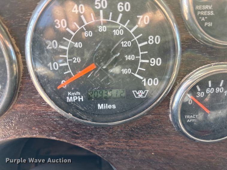 image for item FC2073 2007 Western Star 4900EX semi truck